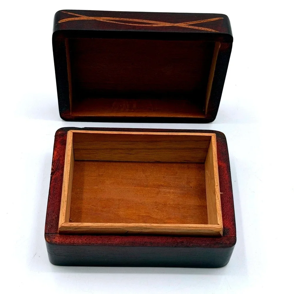 Vintage Aruba Hand Carved Wood Trinket Box Dark Mahogany Finish Souvenir